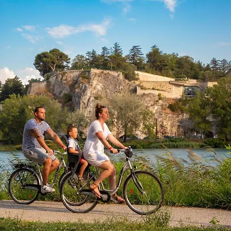 Du Pont D'avignon Campingplatz 4*
