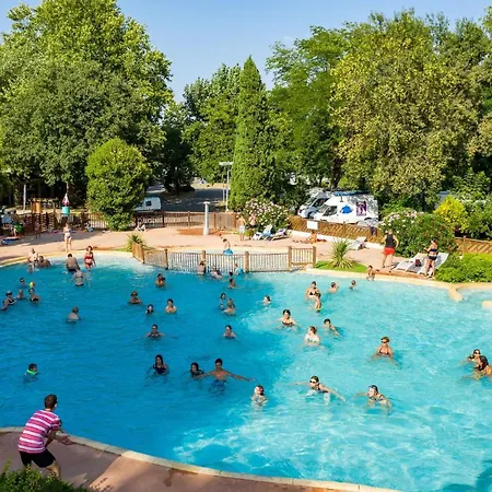 Du Pont D'avignon Camping 4*